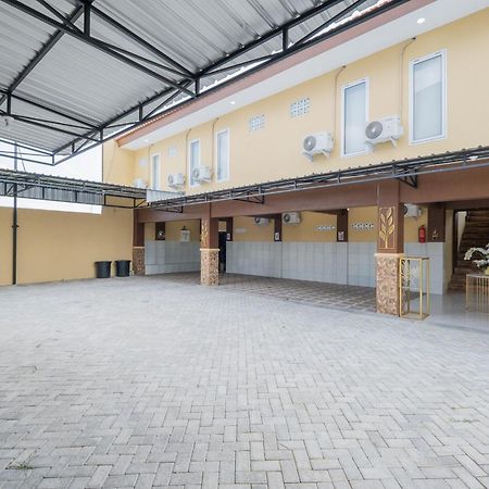 Reddoorz Syariah Near Rsud Dr Iskak Tulungagung Hotel Kedungwaru Exterior photo