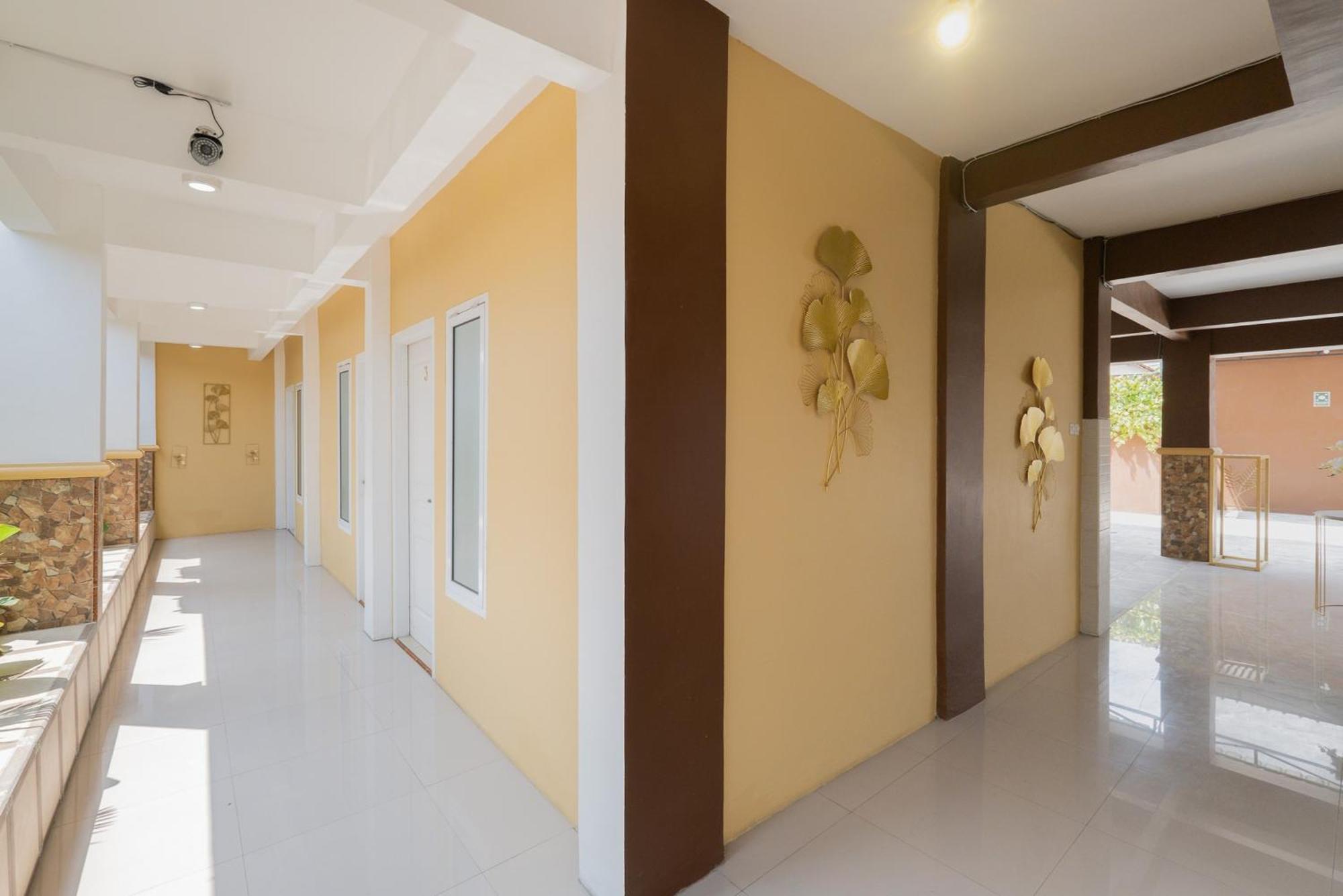 Reddoorz Syariah Near Rsud Dr Iskak Tulungagung Hotel Kedungwaru Exterior photo