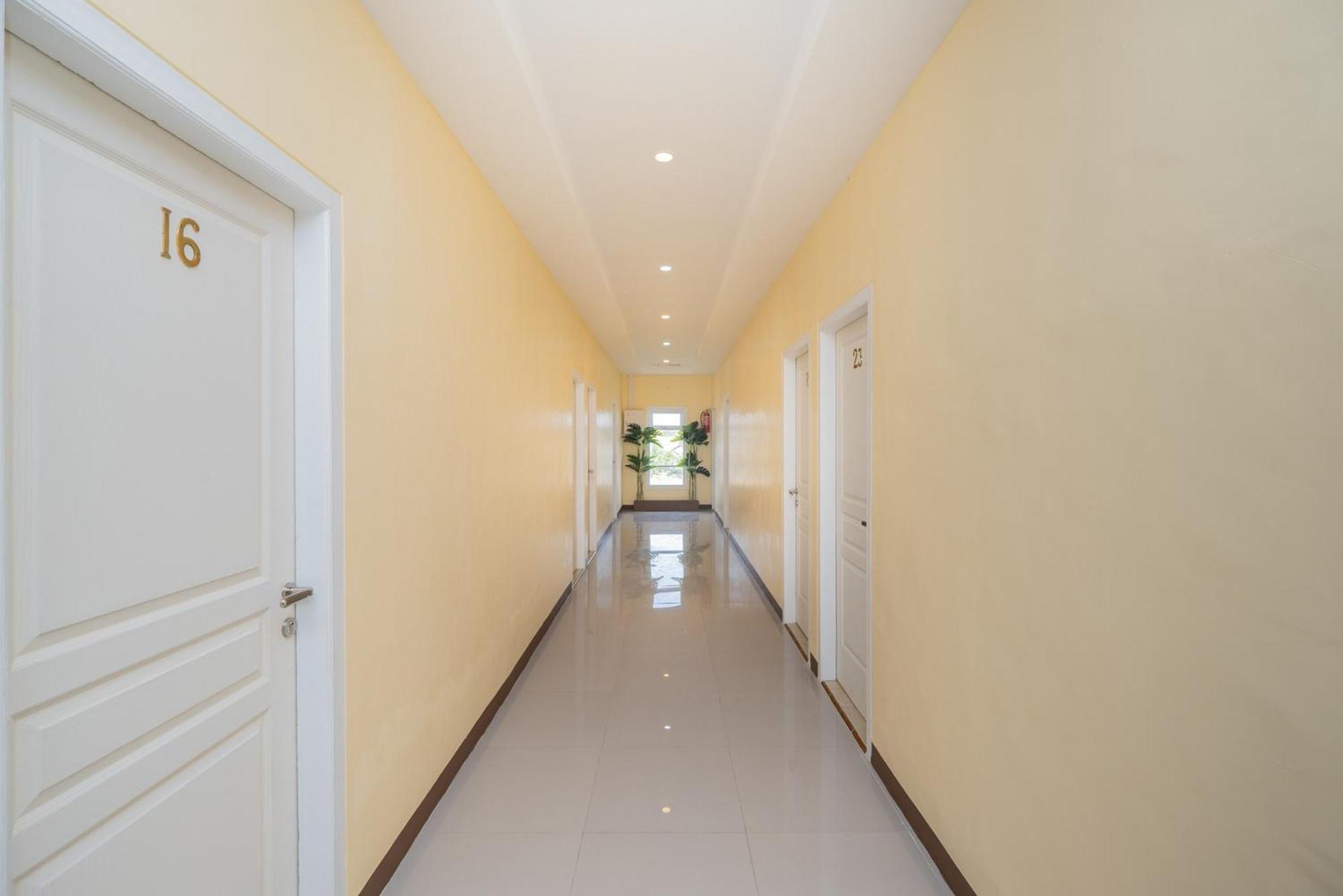 Reddoorz Syariah Near Rsud Dr Iskak Tulungagung Hotel Kedungwaru Exterior photo