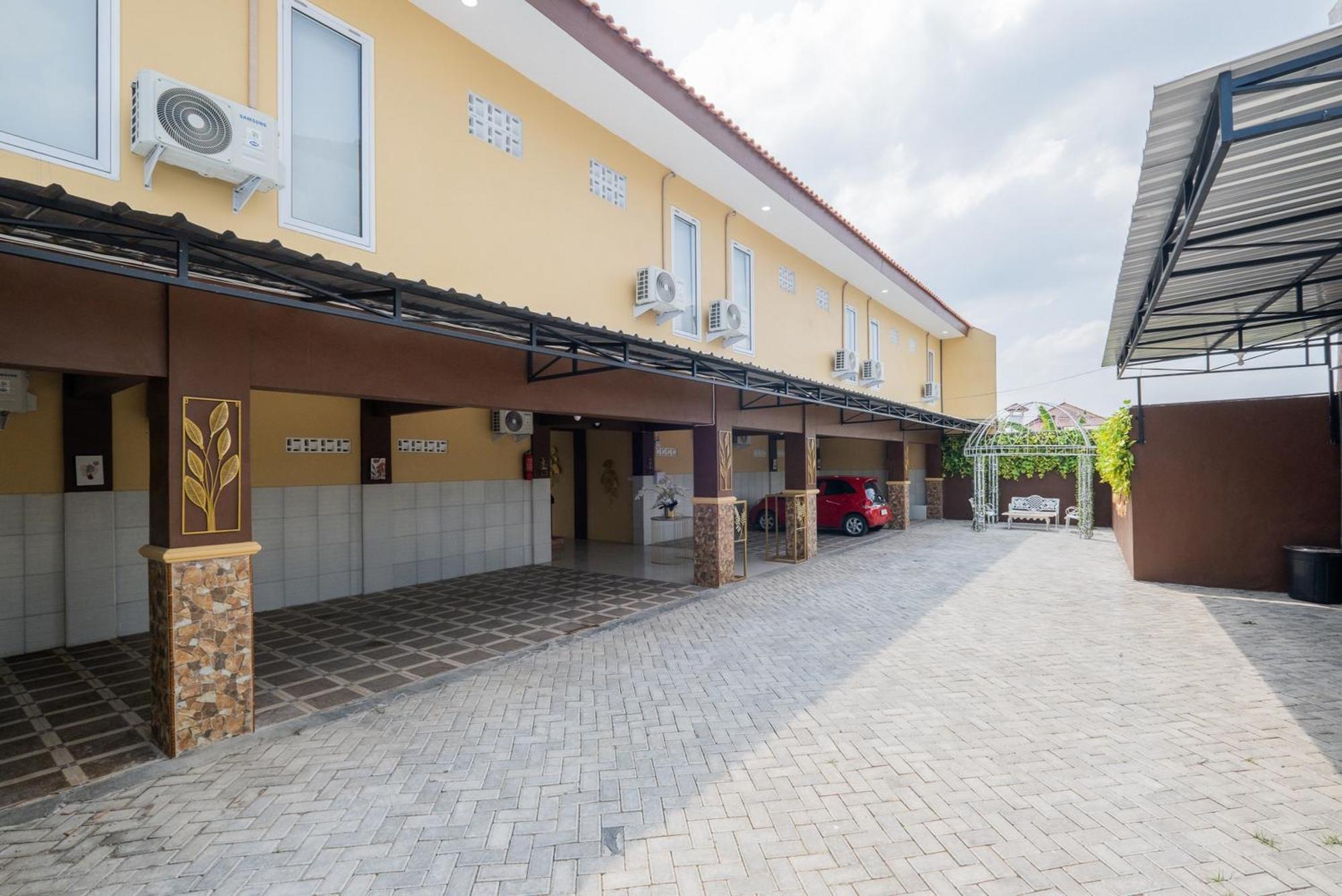 Reddoorz Syariah Near Rsud Dr Iskak Tulungagung Hotel Kedungwaru Exterior photo