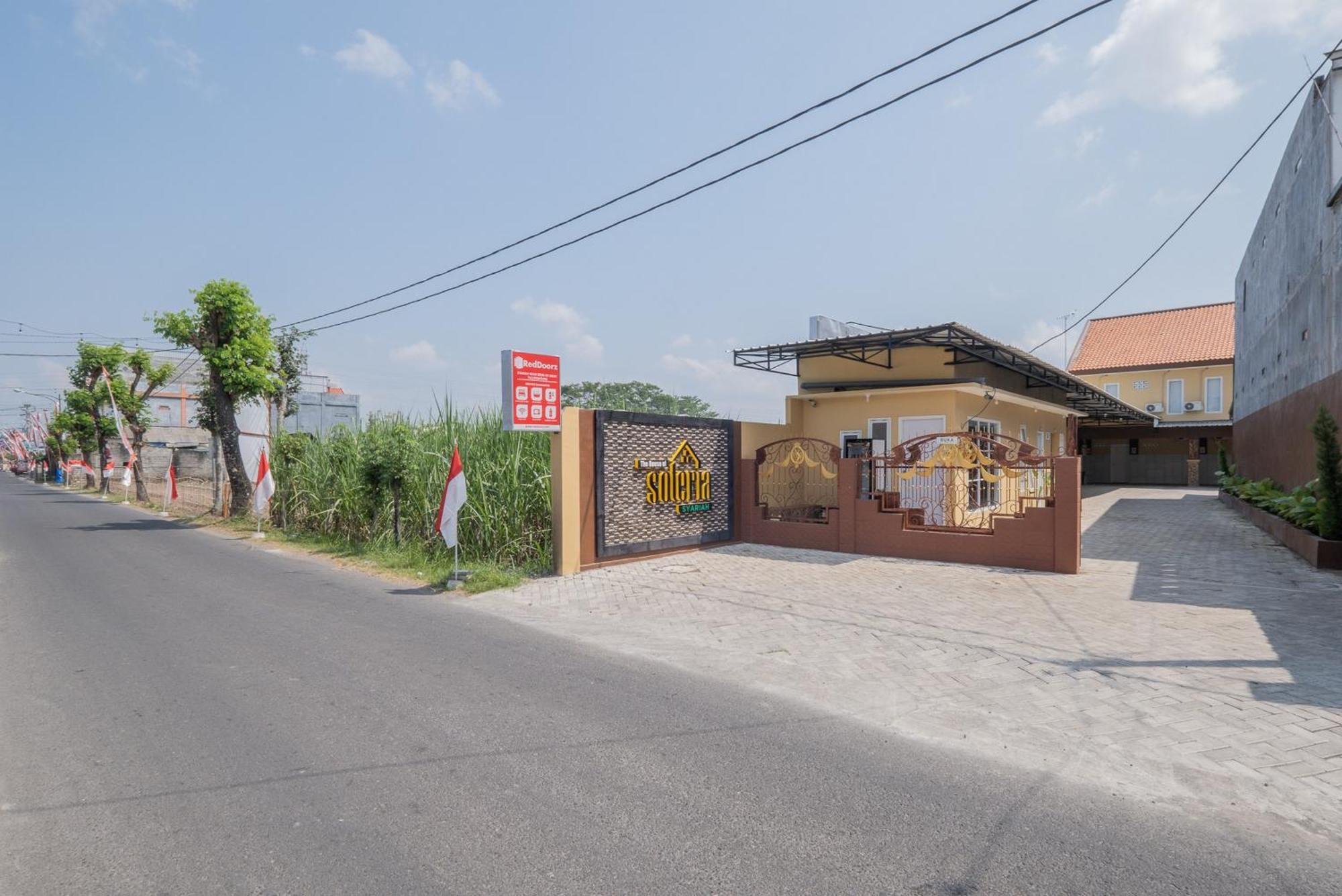 Reddoorz Syariah Near Rsud Dr Iskak Tulungagung Hotel Kedungwaru Exterior photo