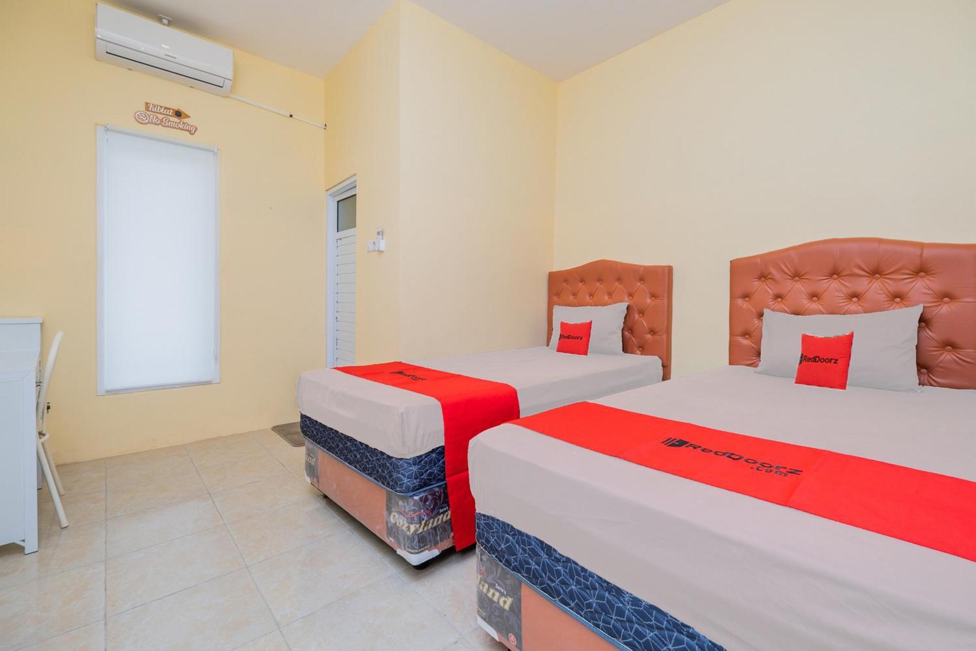 Reddoorz Syariah Near Rsud Dr Iskak Tulungagung Hotel Kedungwaru Exterior photo